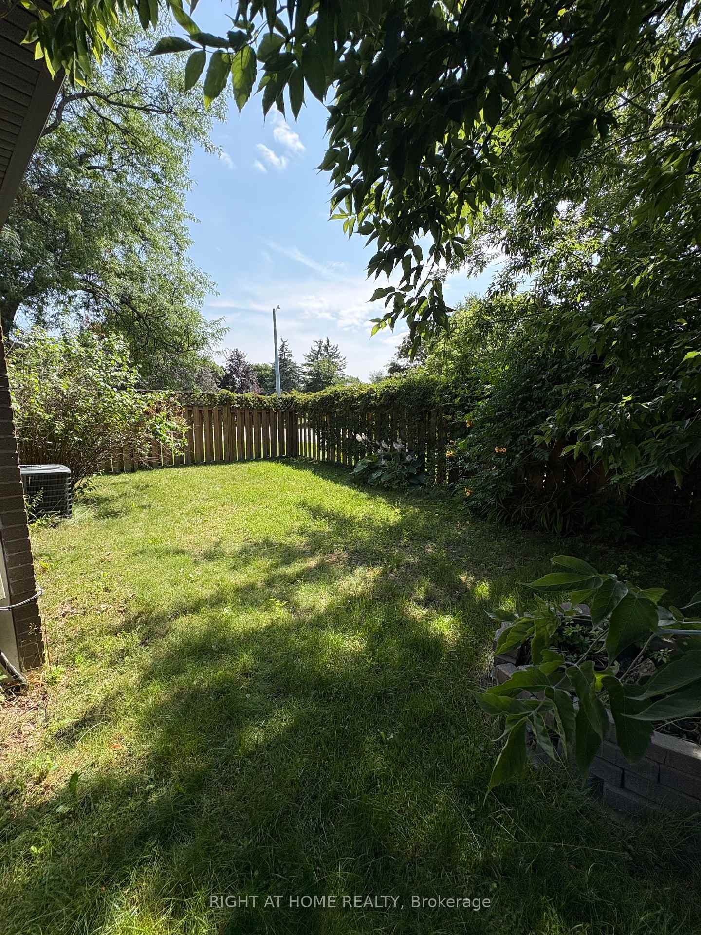 Photo 21 of Unit Upper Level, 58 Devins Drive, Aurora, Aurora Heights — HOMEH