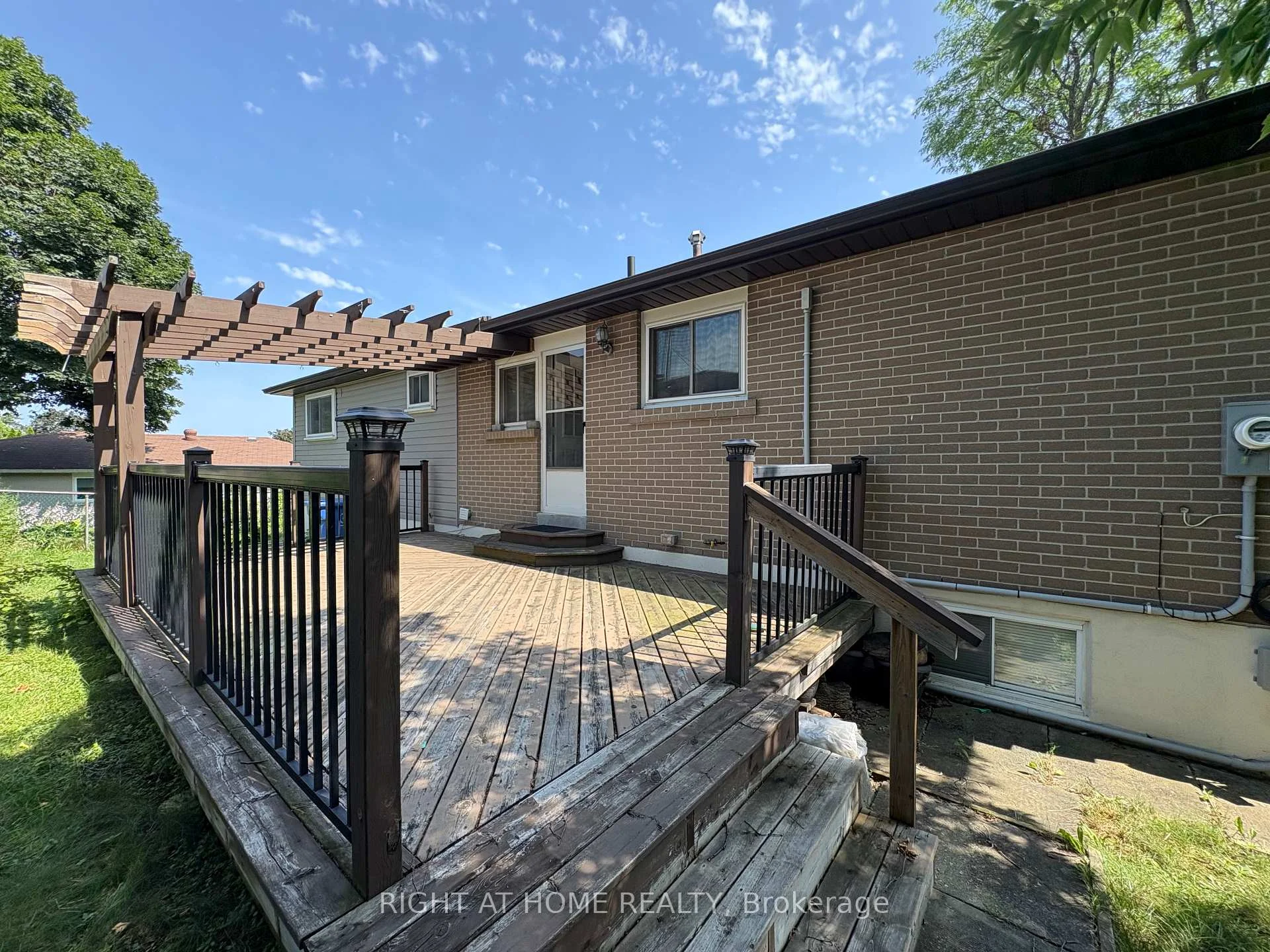 Photo 18 of Unit Upper Level, 58 Devins Drive, Aurora, Aurora Heights — HOMEH
