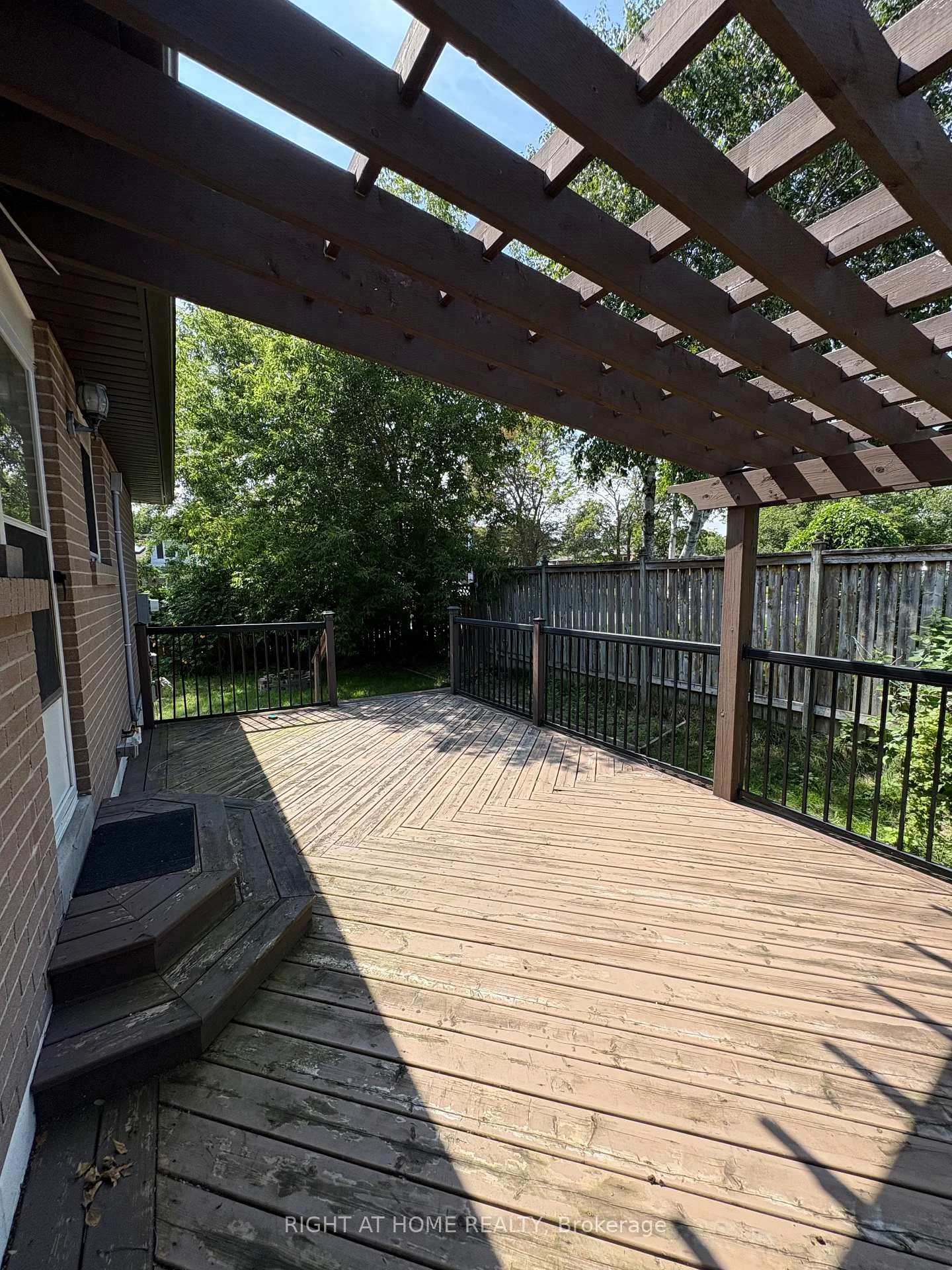 Photo 22 of Unit Upper Level, 58 Devins Drive, Aurora, Aurora Heights — HOMEH