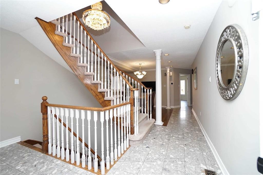 Photo 4 of 4887 Natkarni Crescent, Mississauga, East Credit — HOMEH
