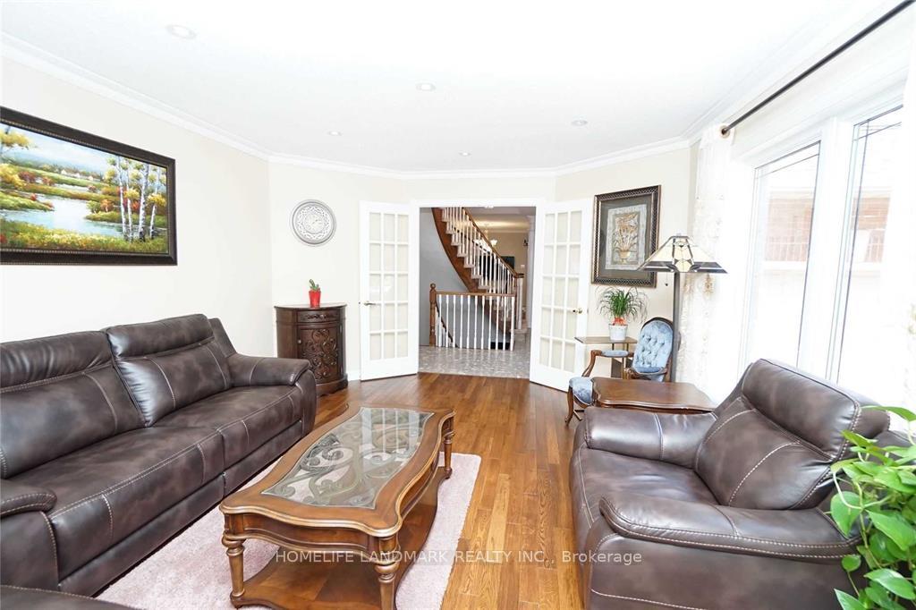 Photo 6 of 4887 Natkarni Crescent, Mississauga, East Credit — HOMEH