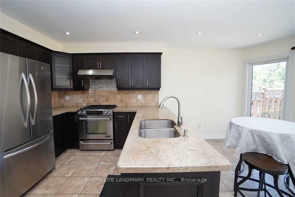 Photo 12 of 4887 Natkarni Crescent, Mississauga, East Credit — HOMEH