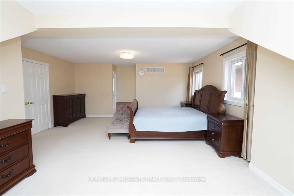 Photo 18 of 4887 Natkarni Crescent, Mississauga, East Credit — HOMEH
