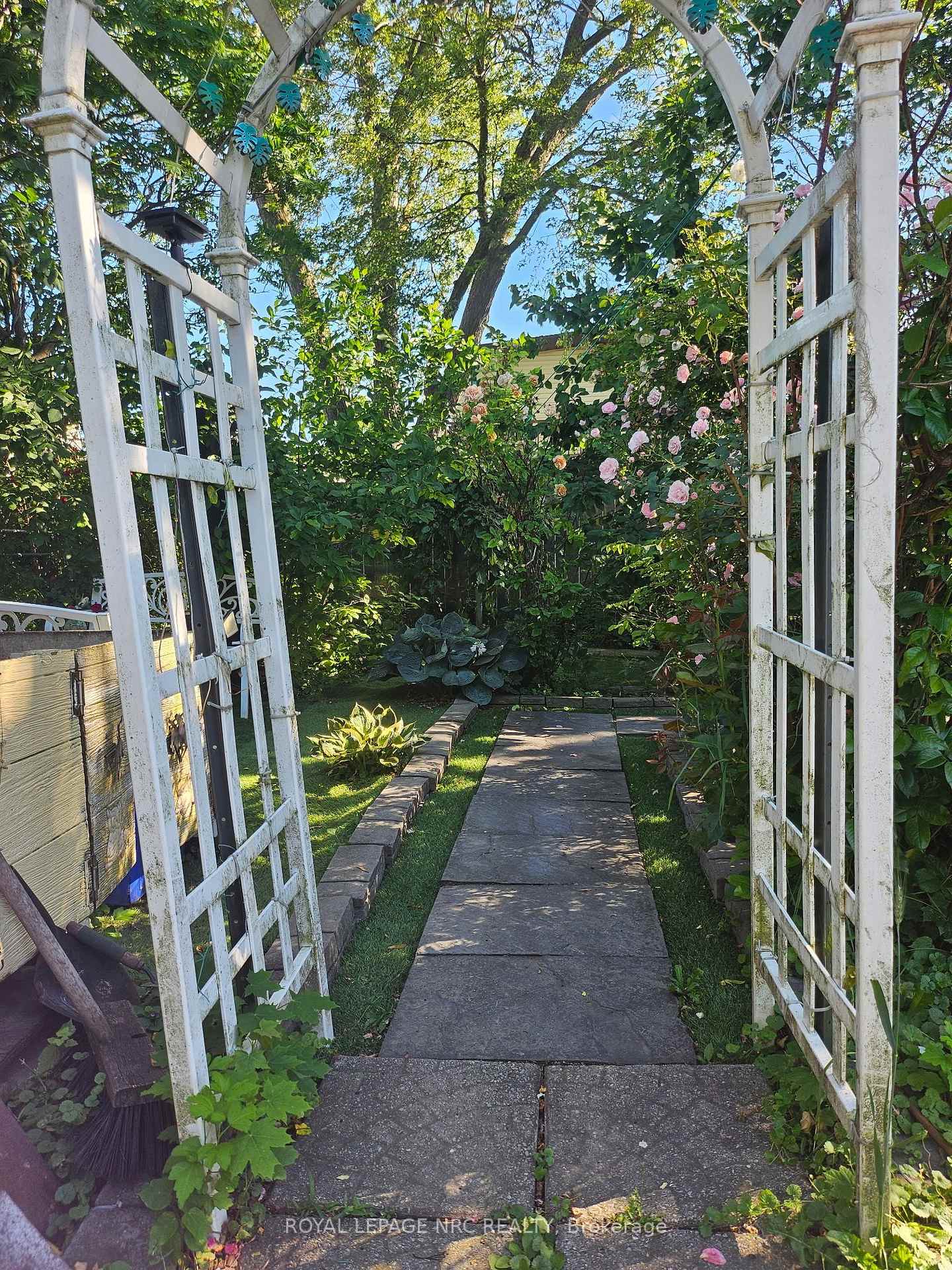 Photo 33 of 7 Vera Street, St. Catharines, Western Hill — HOMEH