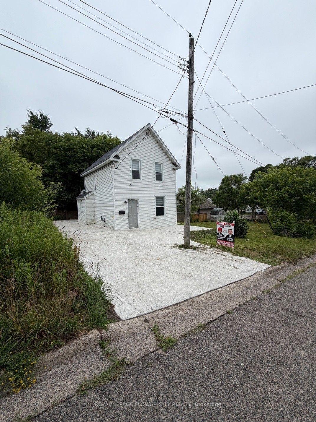 Photo 2 of 7 Hearst Street, Sault Ste Marie, Ward 2 — HOMEH