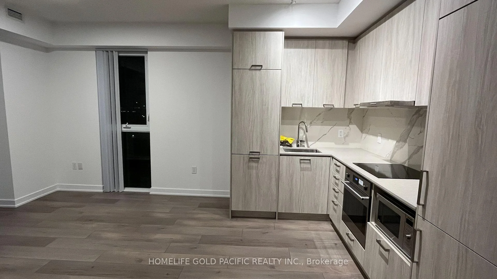 Photo 5 of Unit 705, 39 Honeycrisp Crescent, Vaughan, Concord — HOMEH