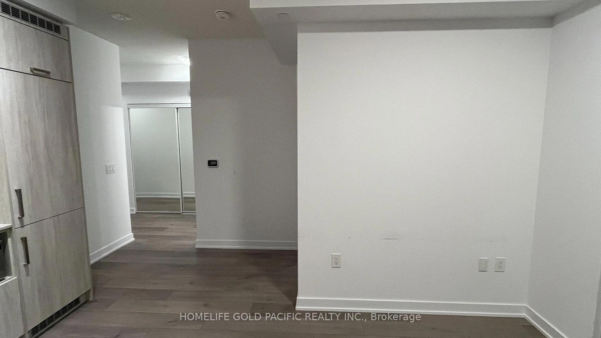 Photo 7 of Unit 705, 39 Honeycrisp Crescent, Vaughan, Concord — HOMEH