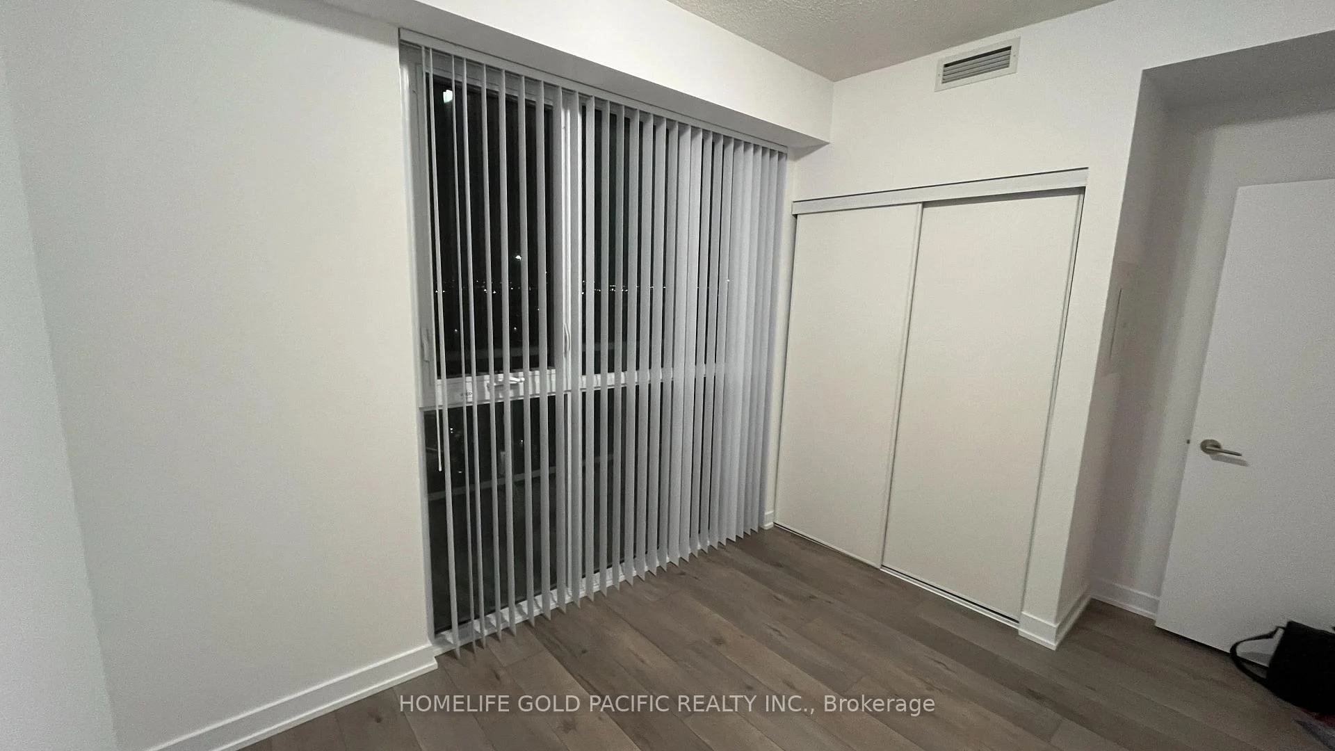 Photo 10 of Unit 705, 39 Honeycrisp Crescent, Vaughan, Concord — HOMEH