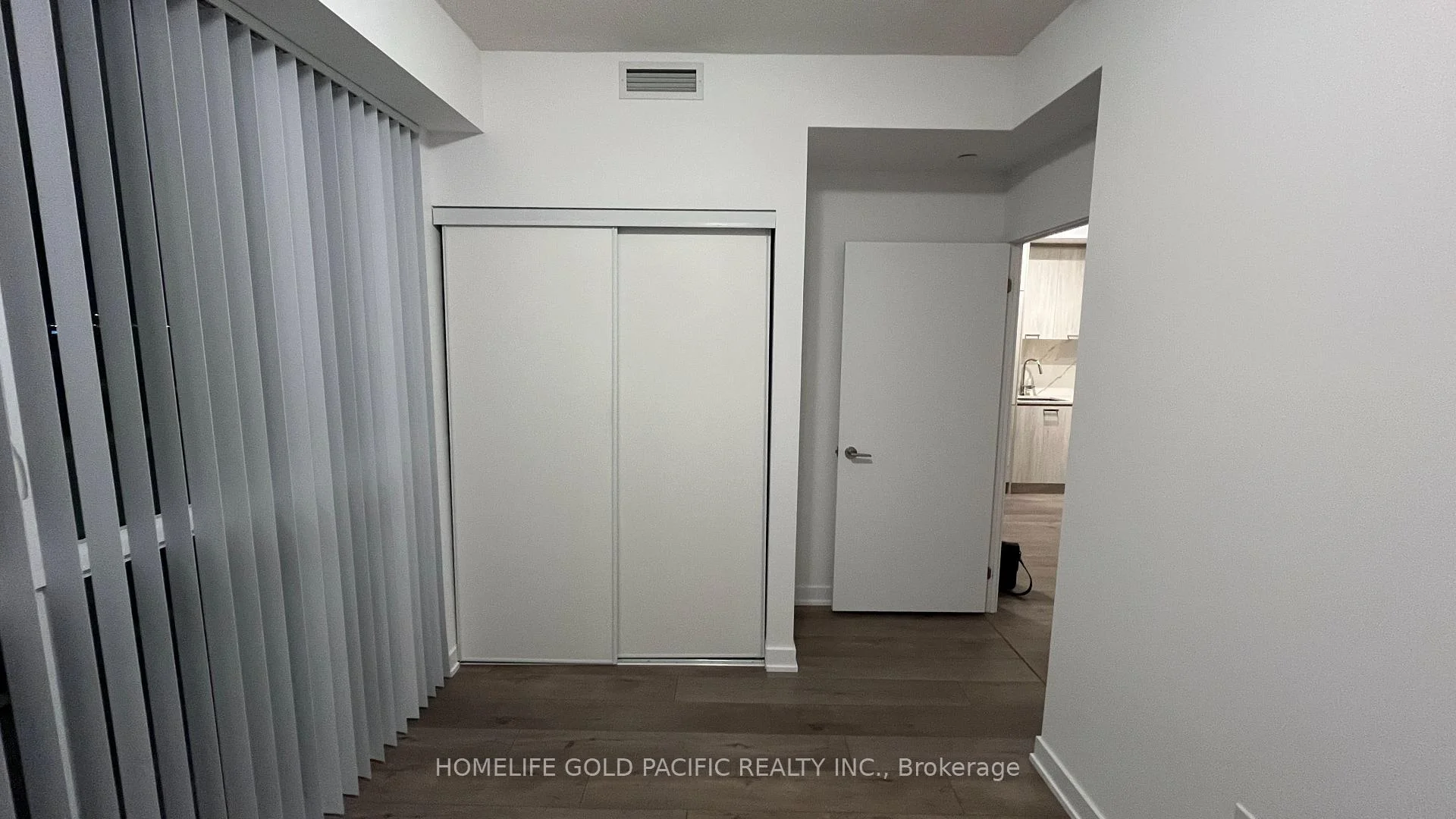 Photo 11 of Unit 705, 39 Honeycrisp Crescent, Vaughan, Concord — HOMEH