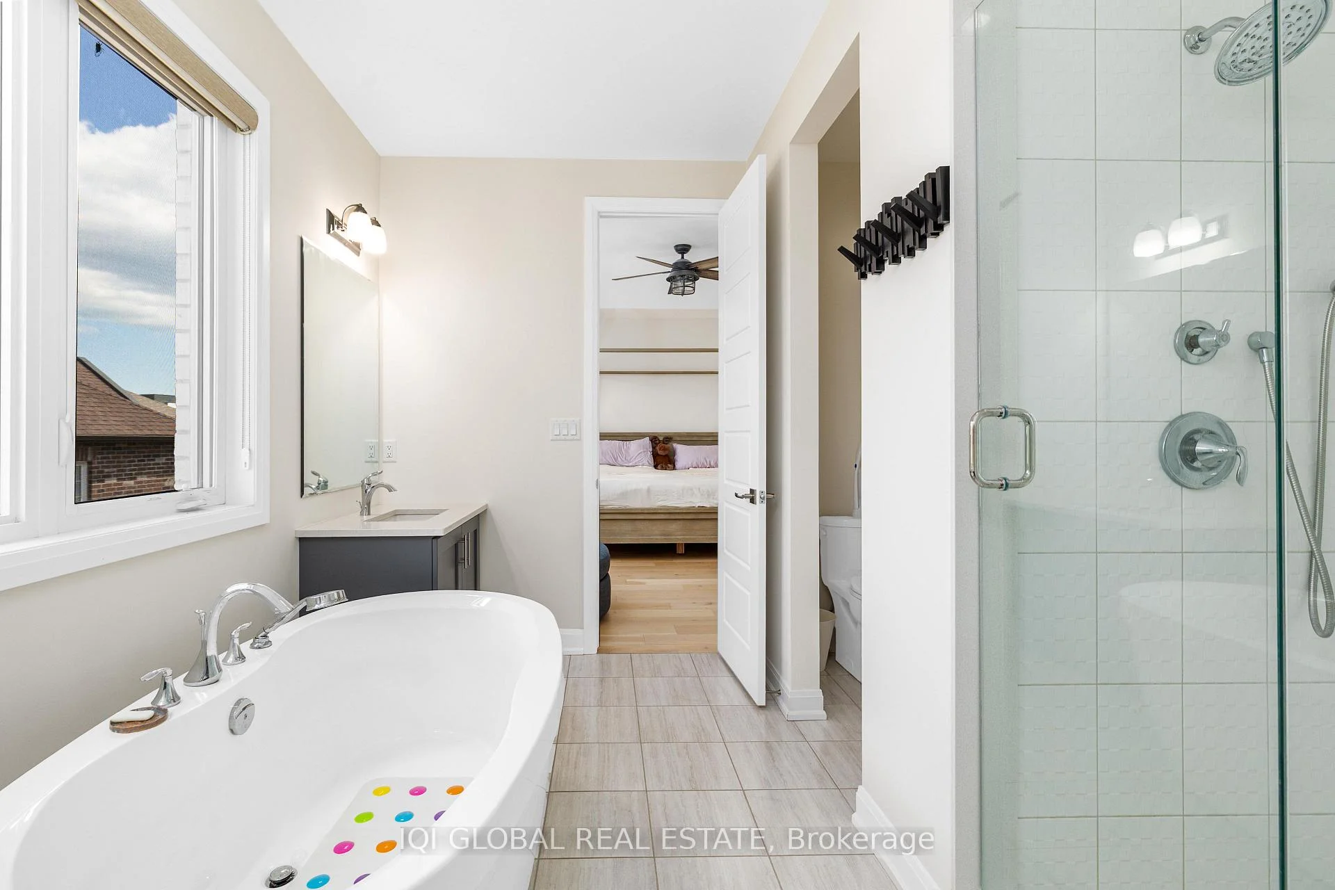 Photo 47 of 3329 Merion Gardens, Oakville, Glenorchy — HOMEH
