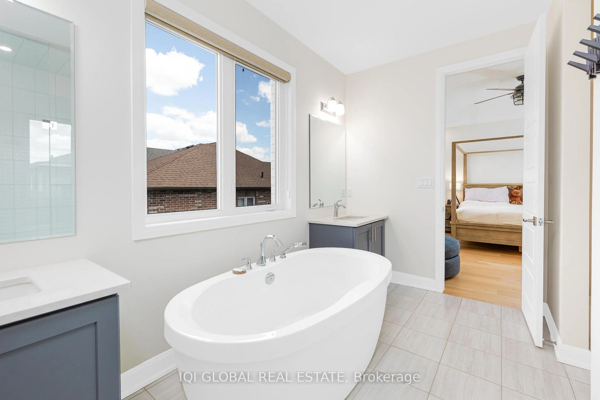 Photo 51 of 3329 Merion Gardens, Oakville, Glenorchy — HOMEH