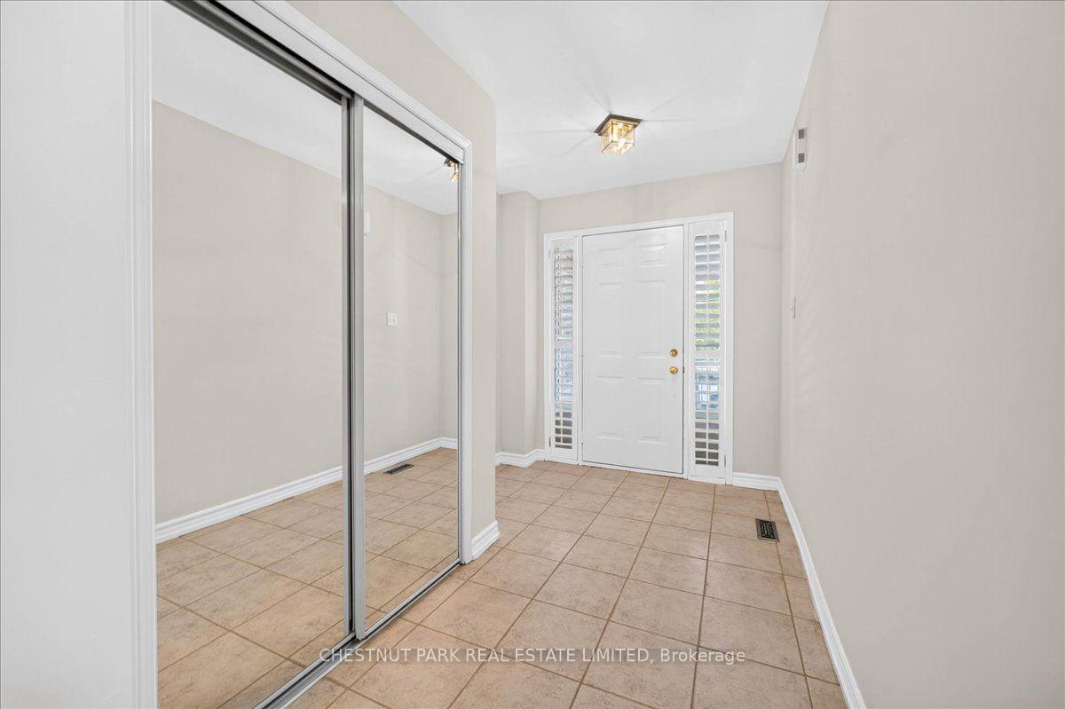 Photo 5 of 241 Banbrooke Crescent, Newmarket, Summerhill Estates — HOMEH