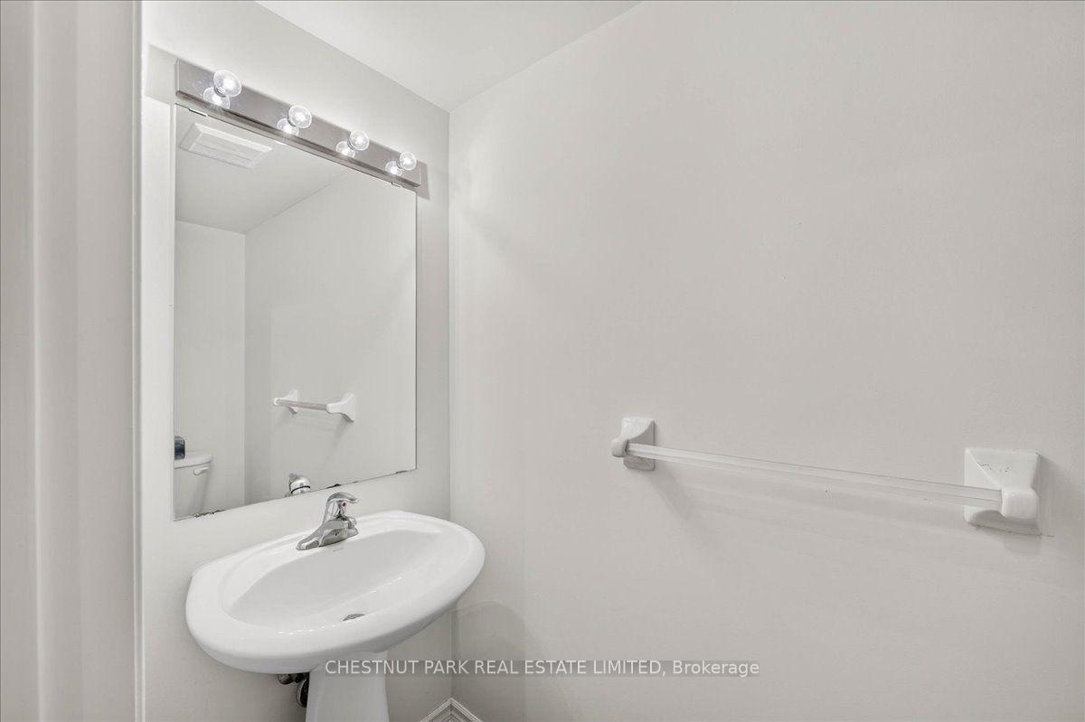 Photo 16 of 241 Banbrooke Crescent, Newmarket, Summerhill Estates — HOMEH