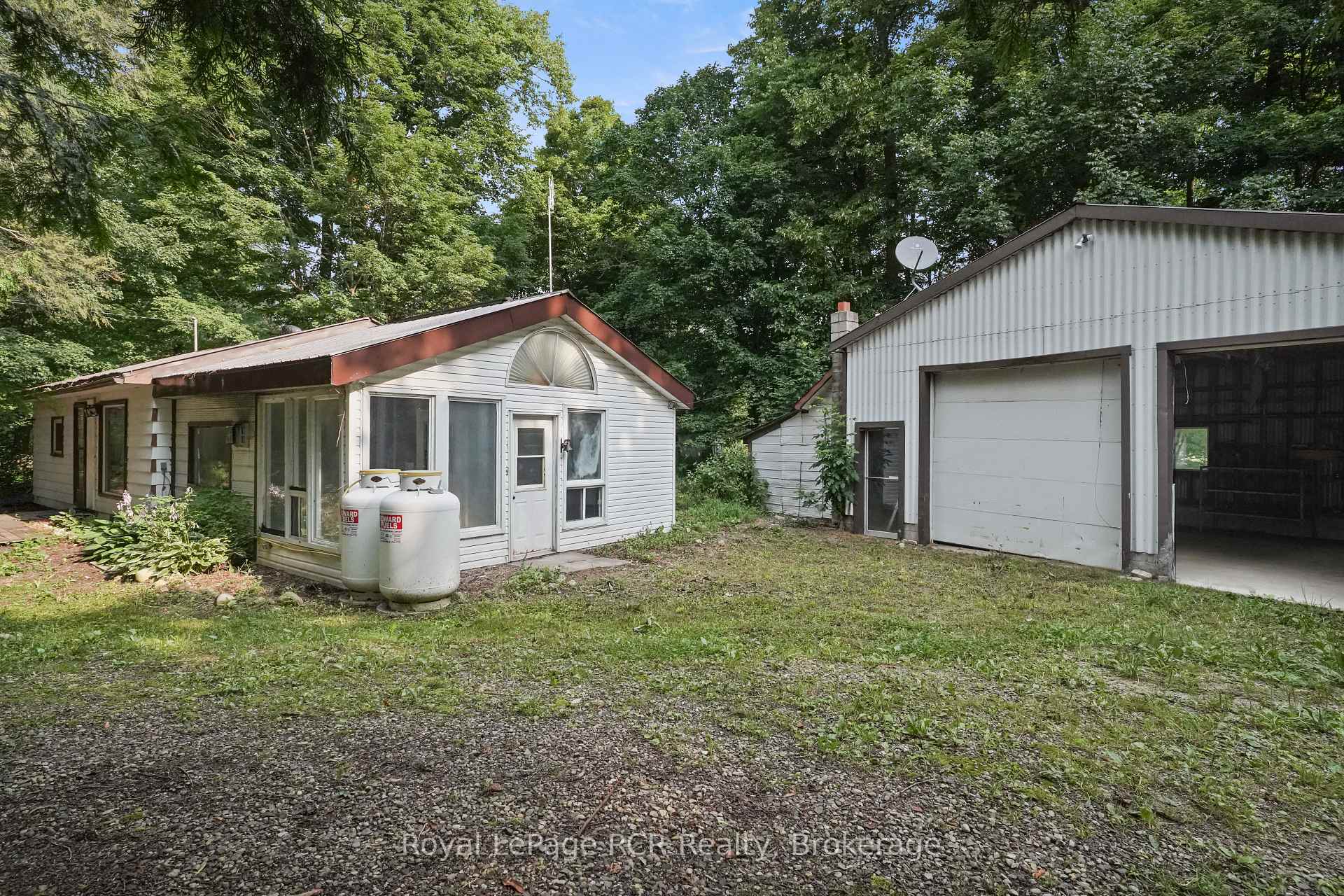 Photo 4 of 984 14 Concession E, Brockton — HOMEH