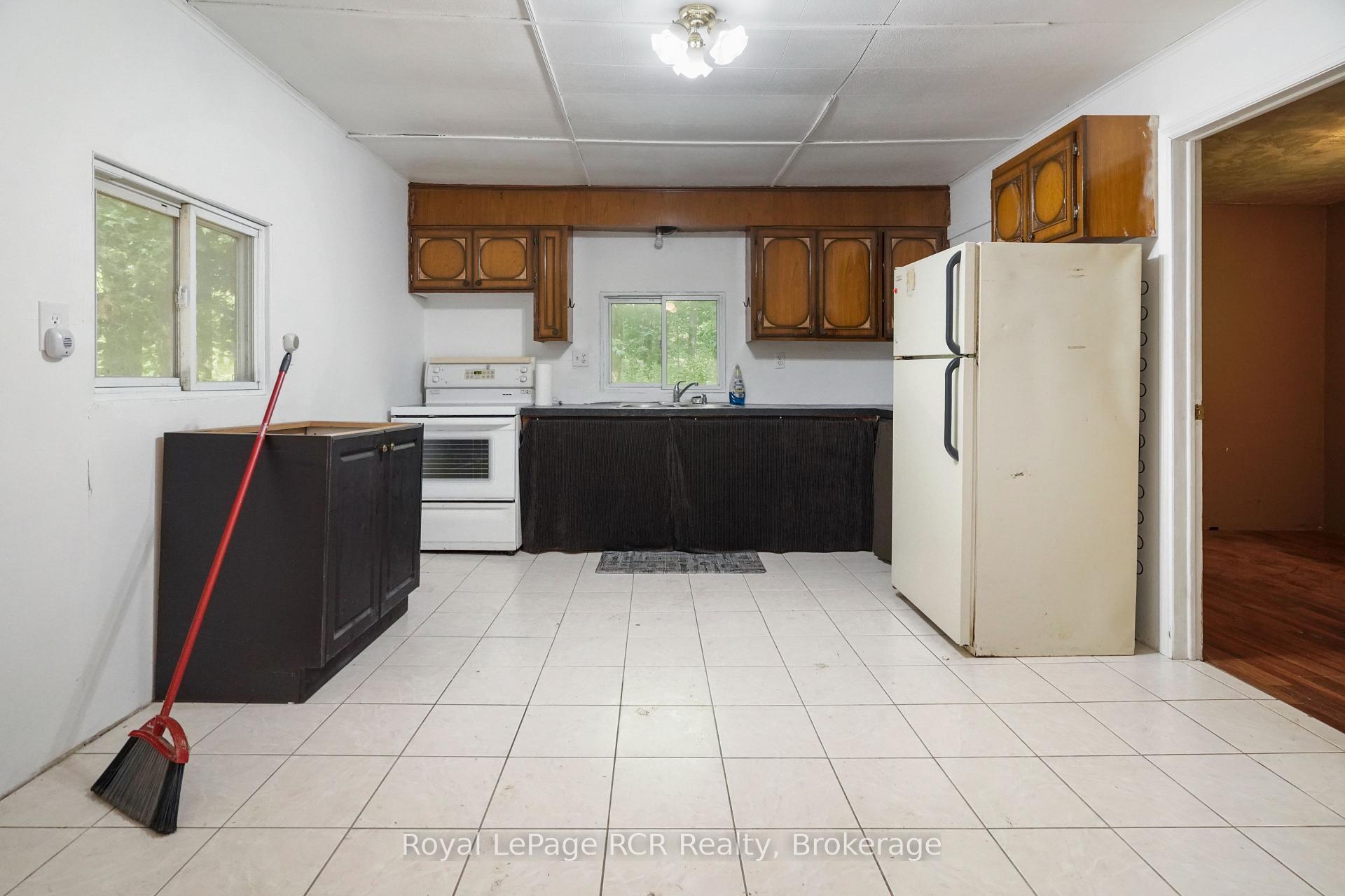 Photo 7 of 984 14 Concession E, Brockton — HOMEH