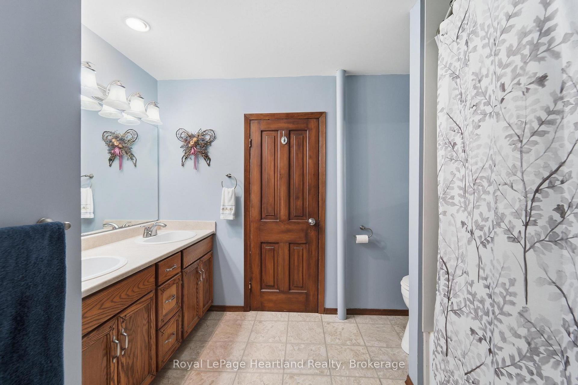 Photo 72 of 169 Ontario Street, Central Huron, Clinton — HOMEH