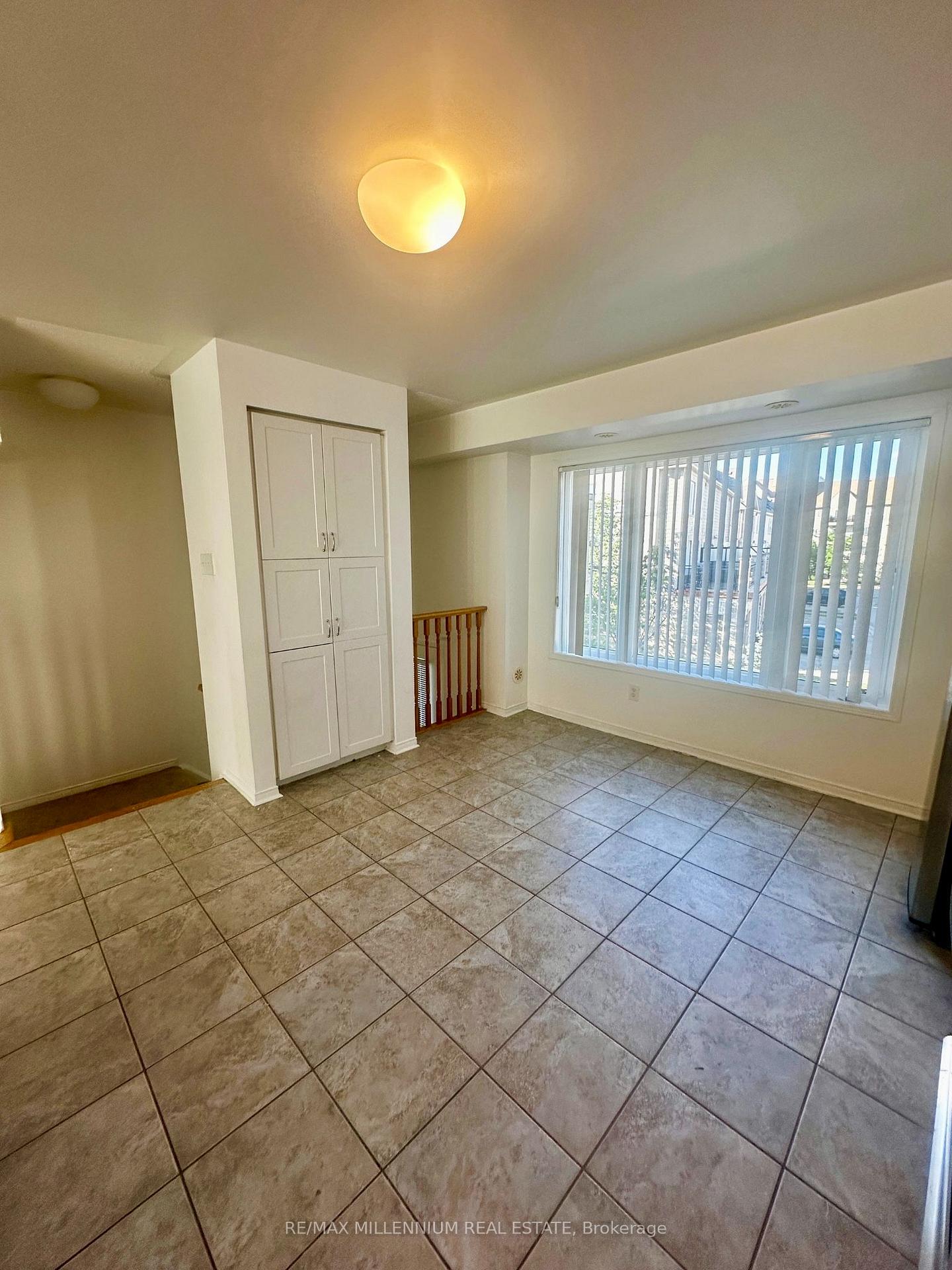 Photo 7 of Unit 73, 3050 Erin Centre Boulevard, Mississauga, Churchill Meadows — HOMEH
