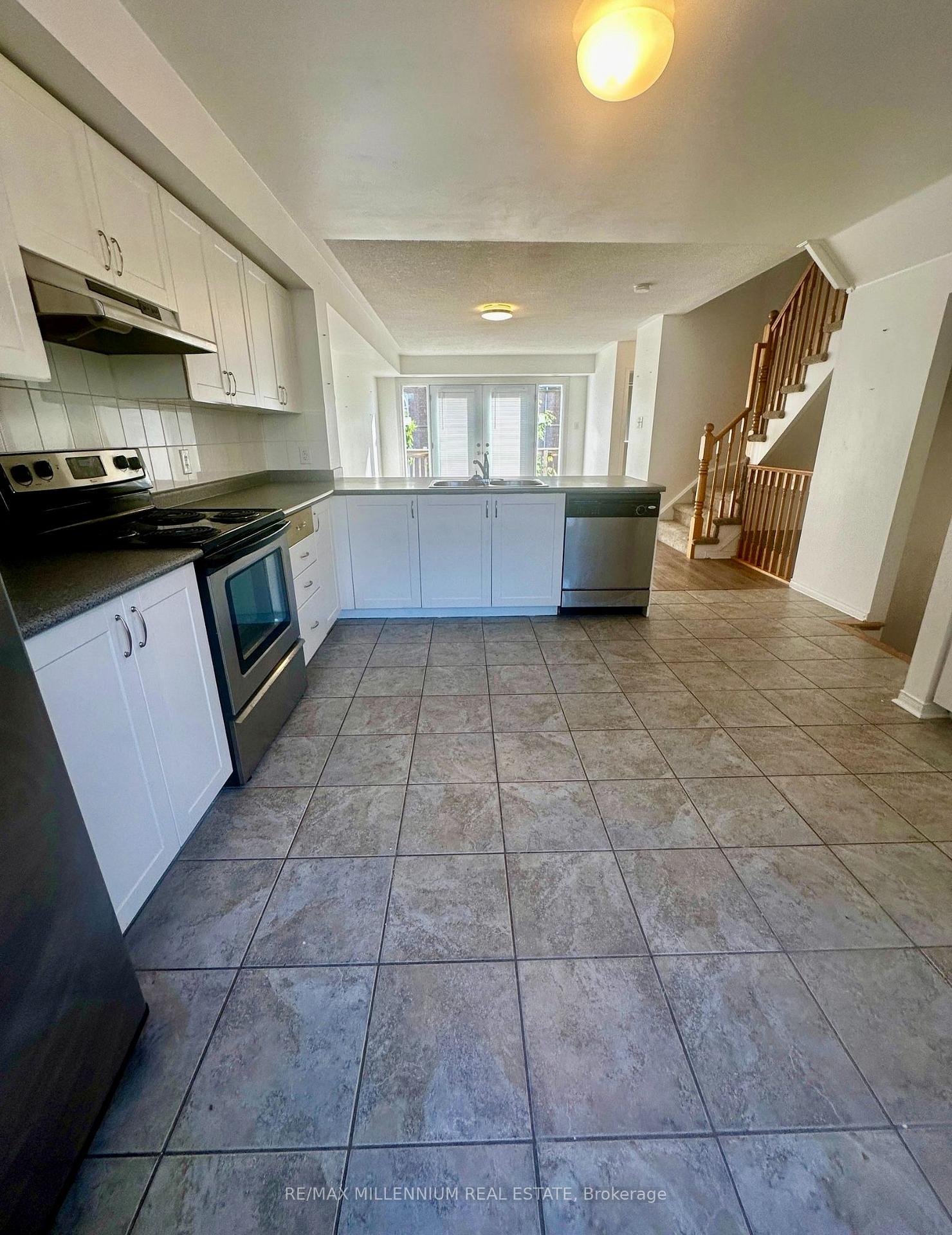 Photo 6 of Unit 73, 3050 Erin Centre Boulevard, Mississauga, Churchill Meadows — HOMEH
