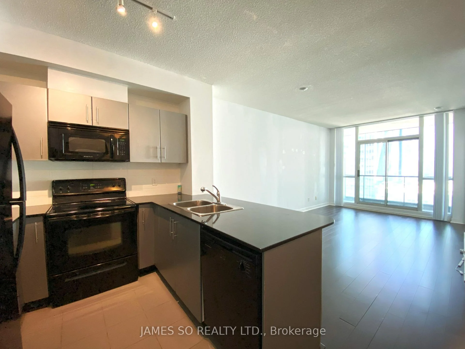 Photo 16 of Unit 1901, 12 Yonge Street, Toronto, Waterfront Communities — HOMEH