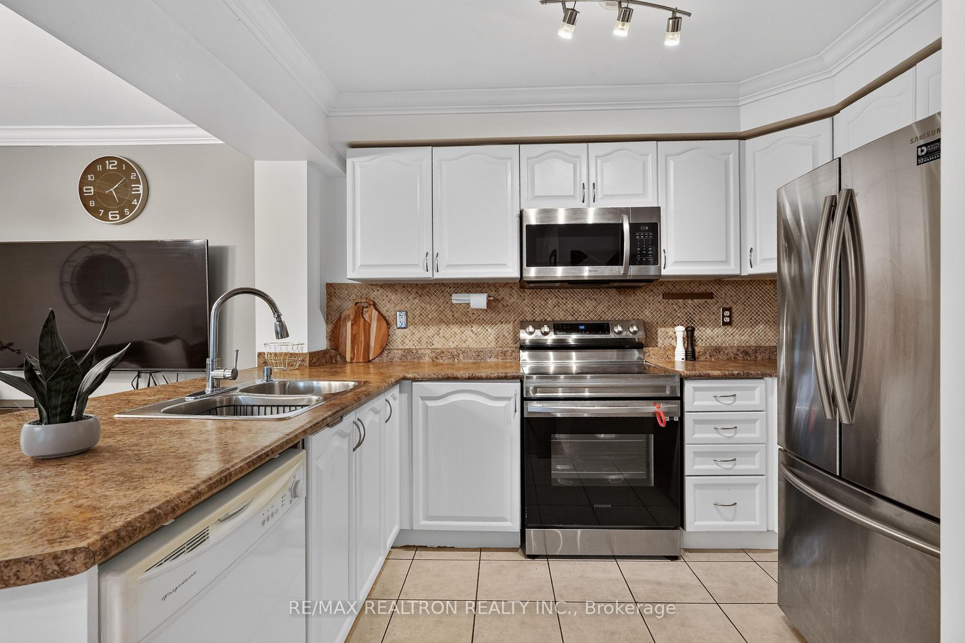 Photo 13 of 24 Cullcastle Street, Ajax, South West — HOMEH