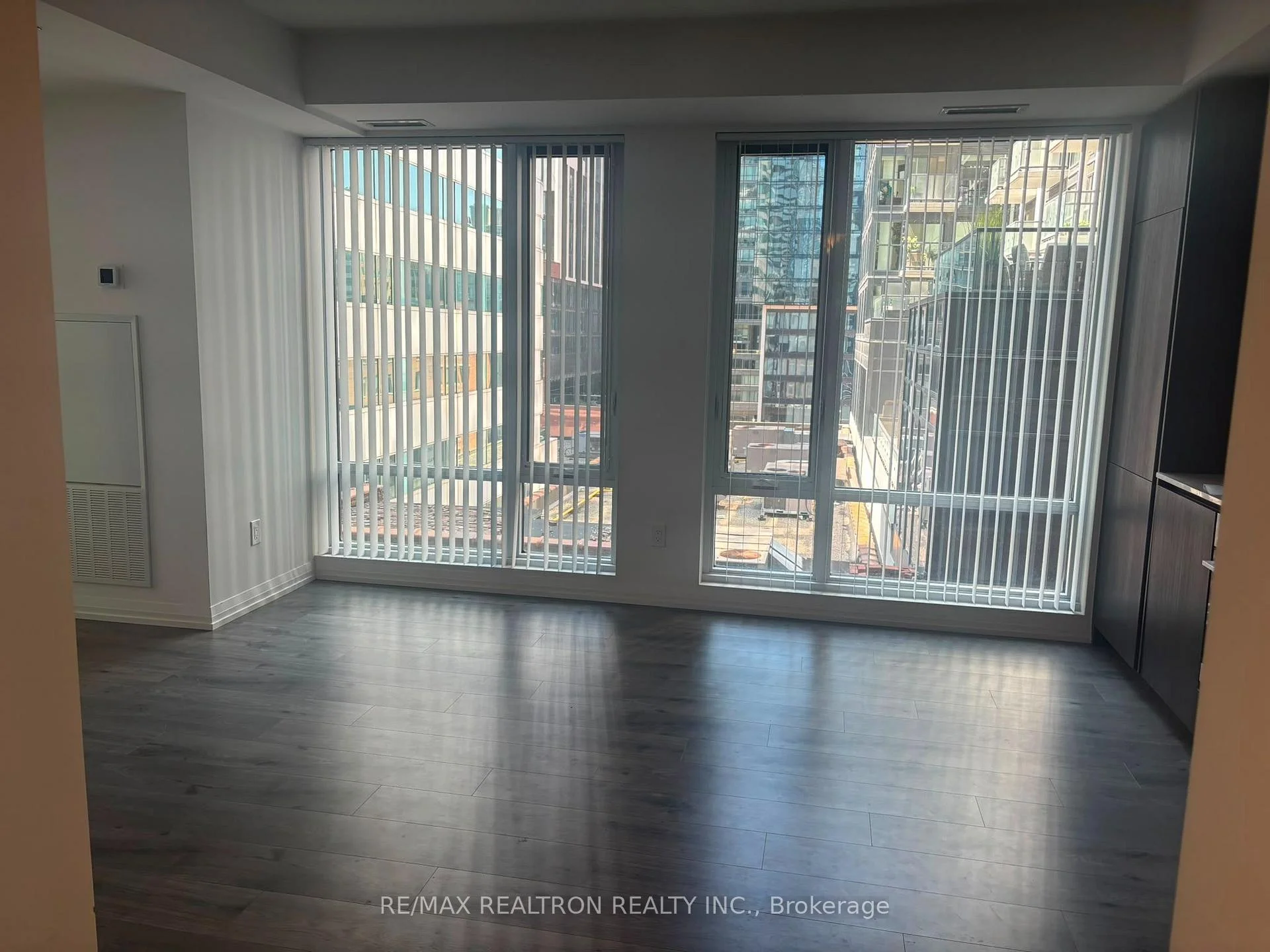 Photo 4 of Unit 712, 8 Widmer Street, Toronto, Waterfront Communities — HOMEH
