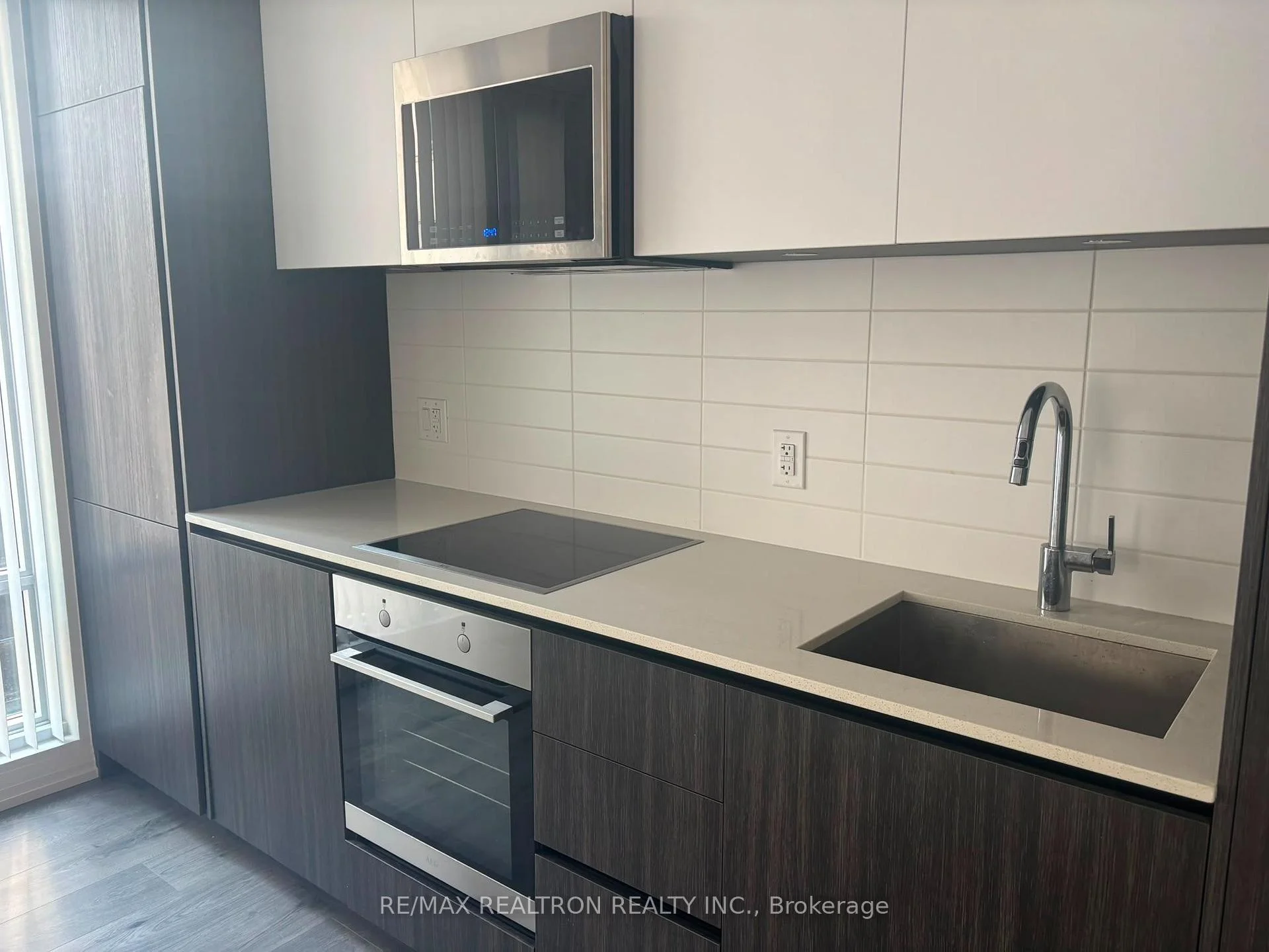 Photo 5 of Unit 712, 8 Widmer Street, Toronto, Waterfront Communities — HOMEH