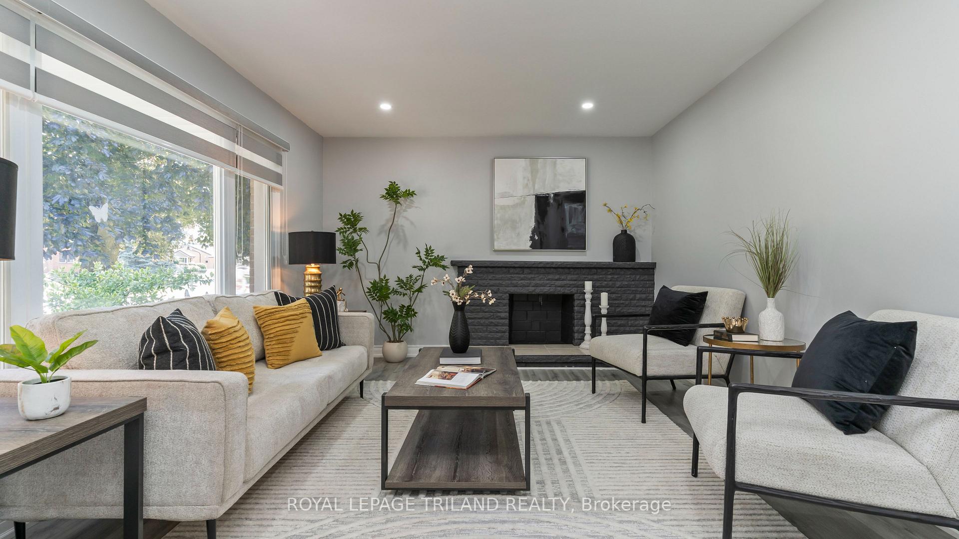 Photo 5 of 171 Dawn Drive, London, East H — HOMEH