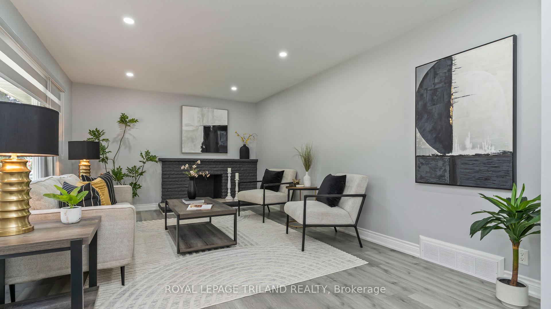 Photo 6 of 171 Dawn Drive, London, East H — HOMEH