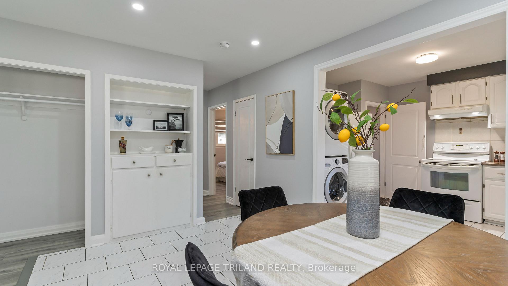 Photo 10 of 171 Dawn Drive, London, East H — HOMEH