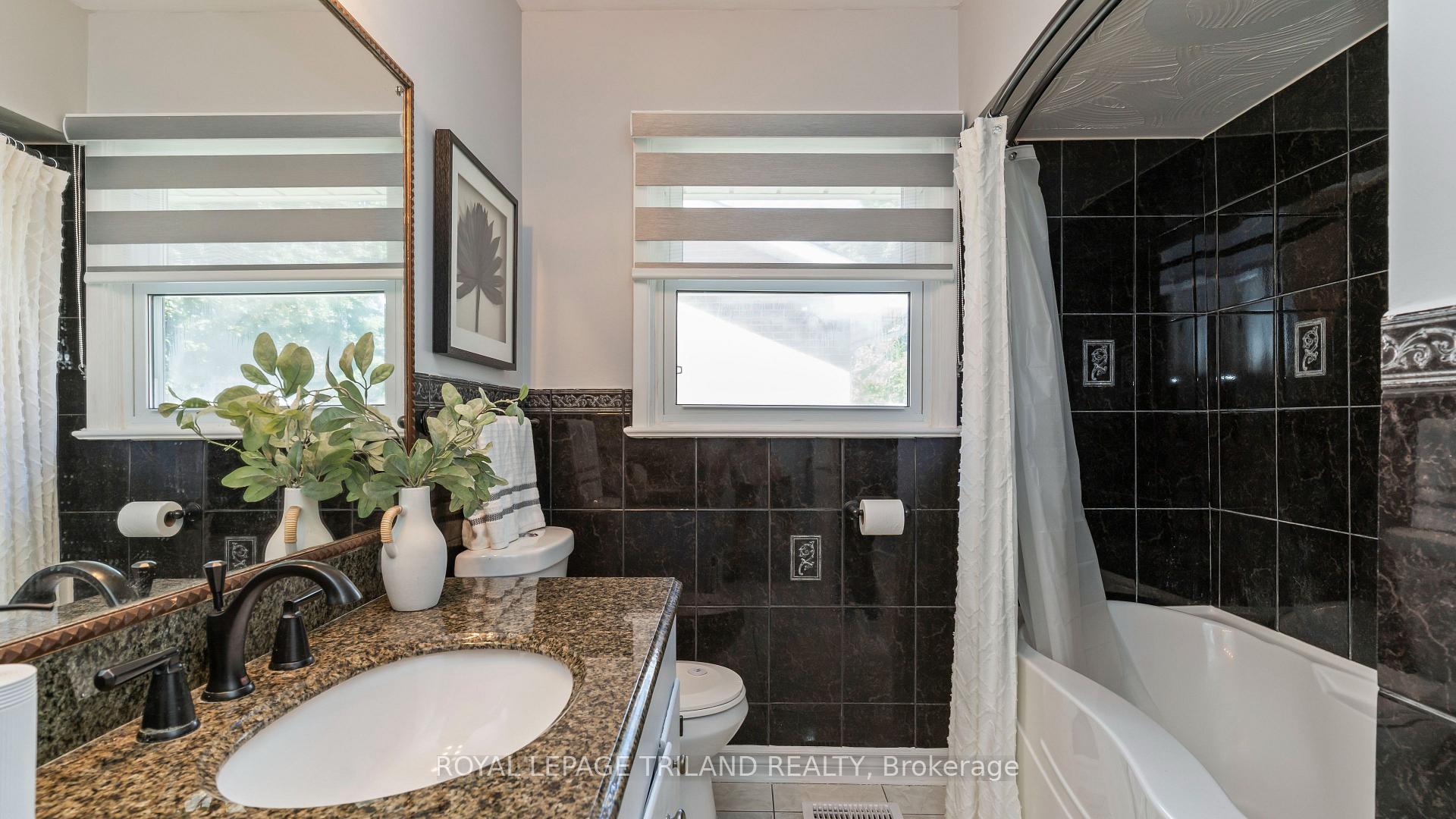 Photo 15 of 171 Dawn Drive, London, East H — HOMEH