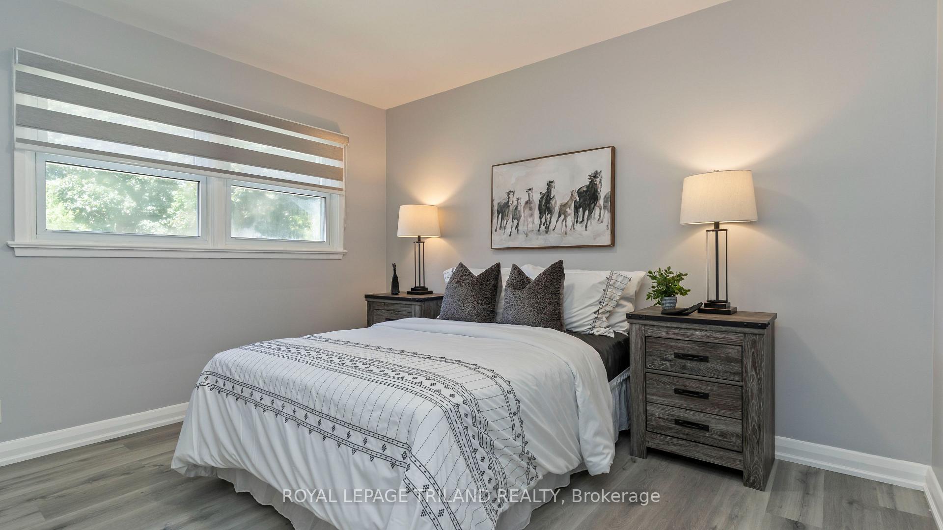 Photo 16 of 171 Dawn Drive, London, East H — HOMEH