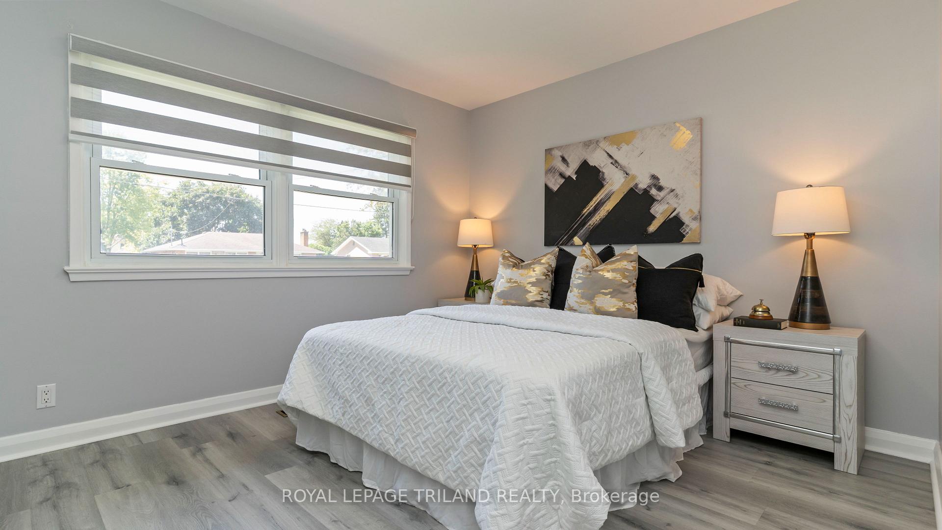 Photo 19 of 171 Dawn Drive, London, East H — HOMEH