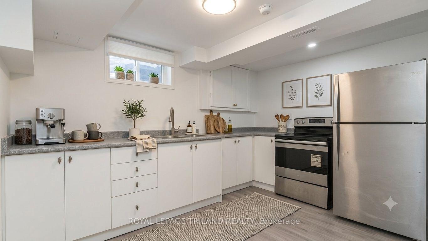 Photo 21 of 171 Dawn Drive, London, East H — HOMEH