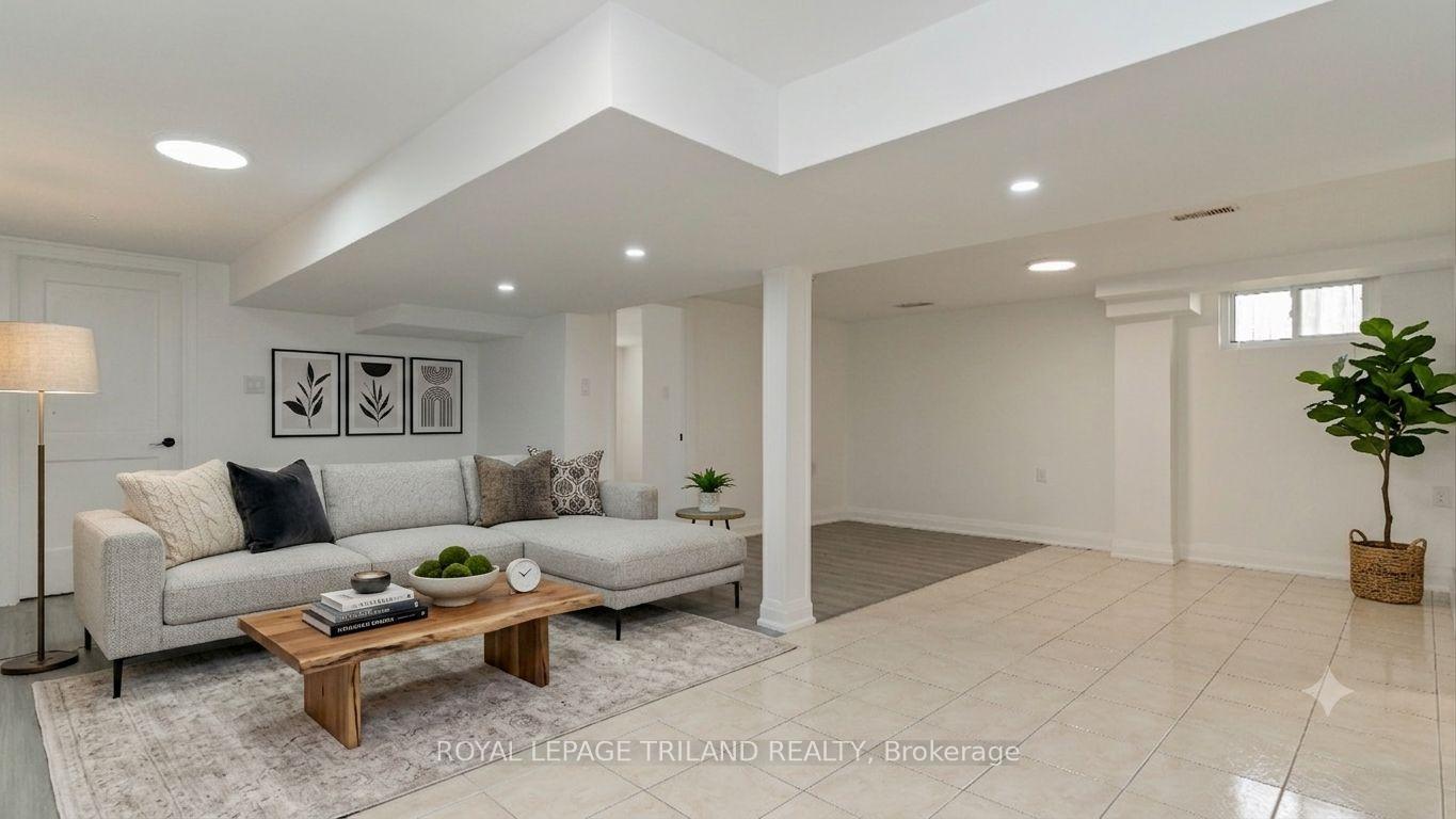 Photo 22 of 171 Dawn Drive, London, East H — HOMEH