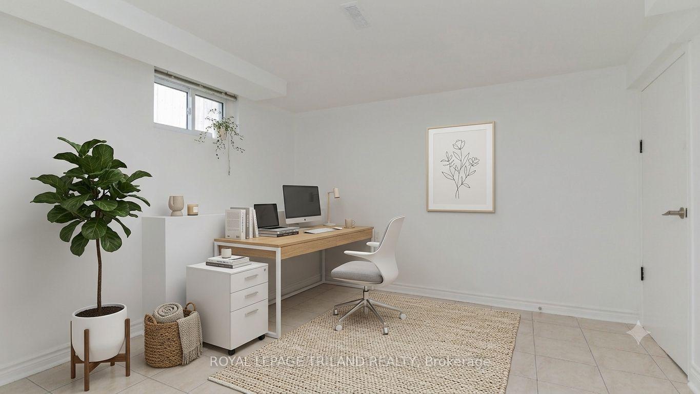 Photo 25 of 171 Dawn Drive, London, East H — HOMEH