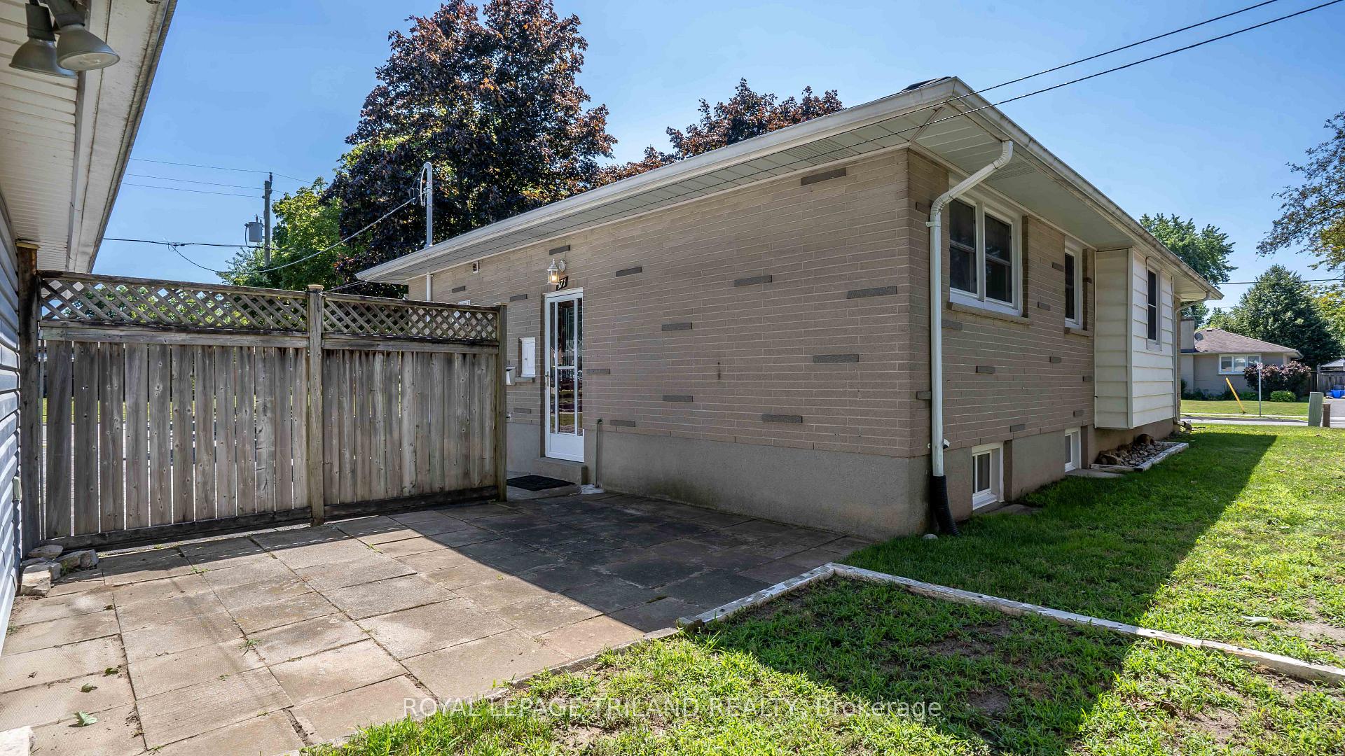 Photo 26 of 171 Dawn Drive, London, East H — HOMEH