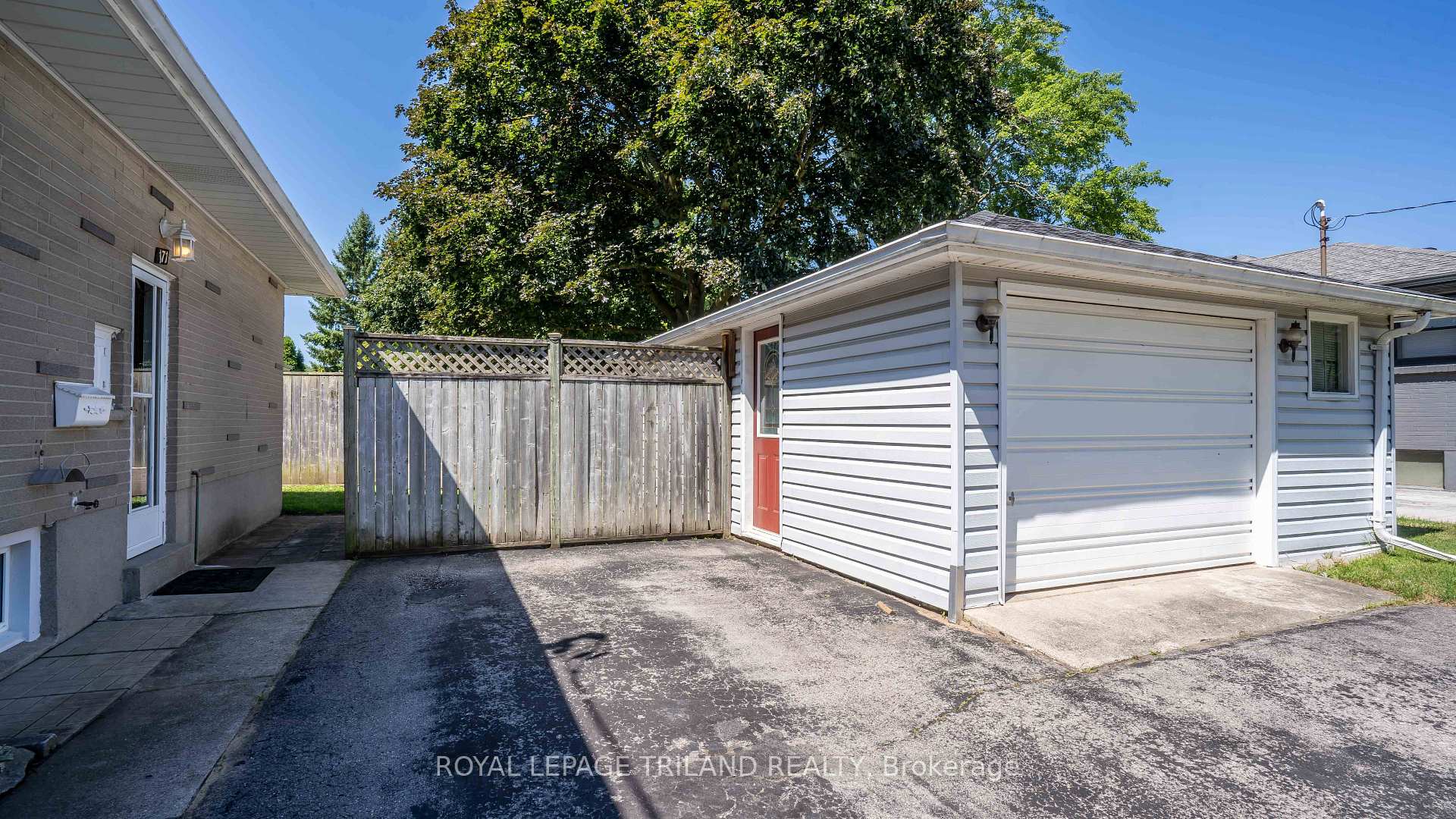 Photo 27 of 171 Dawn Drive, London, East H — HOMEH