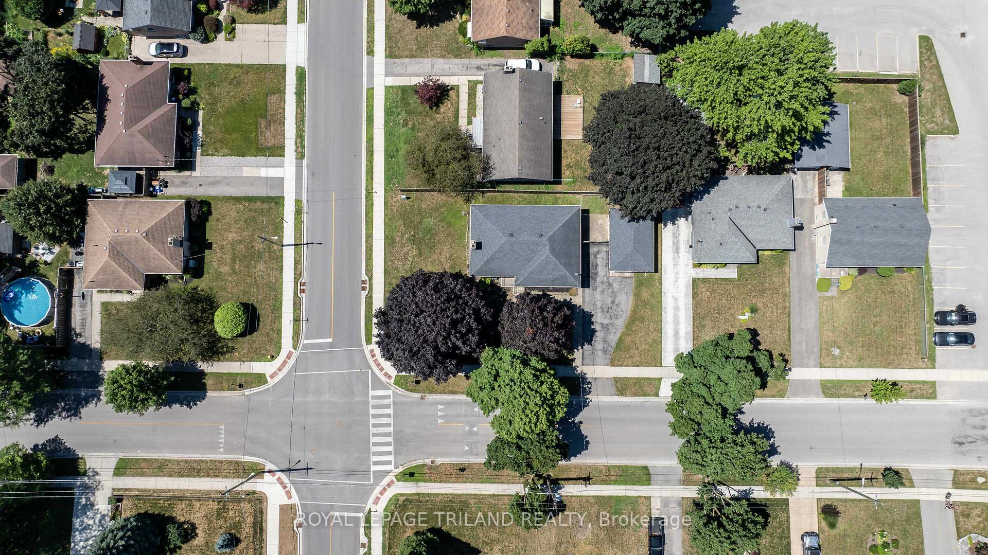 Photo 28 of 171 Dawn Drive, London, East H — HOMEH