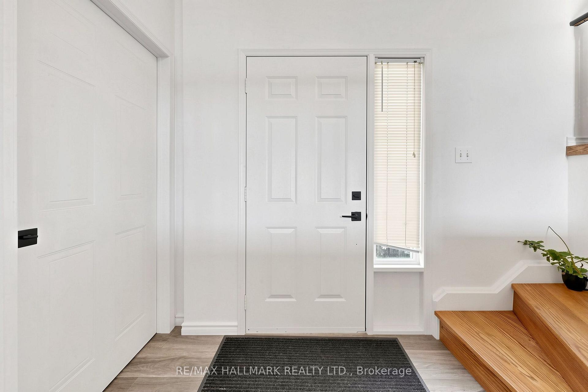 Photo 3 of 90 Barre Drive, Barrie, Painswick North — HOMEH