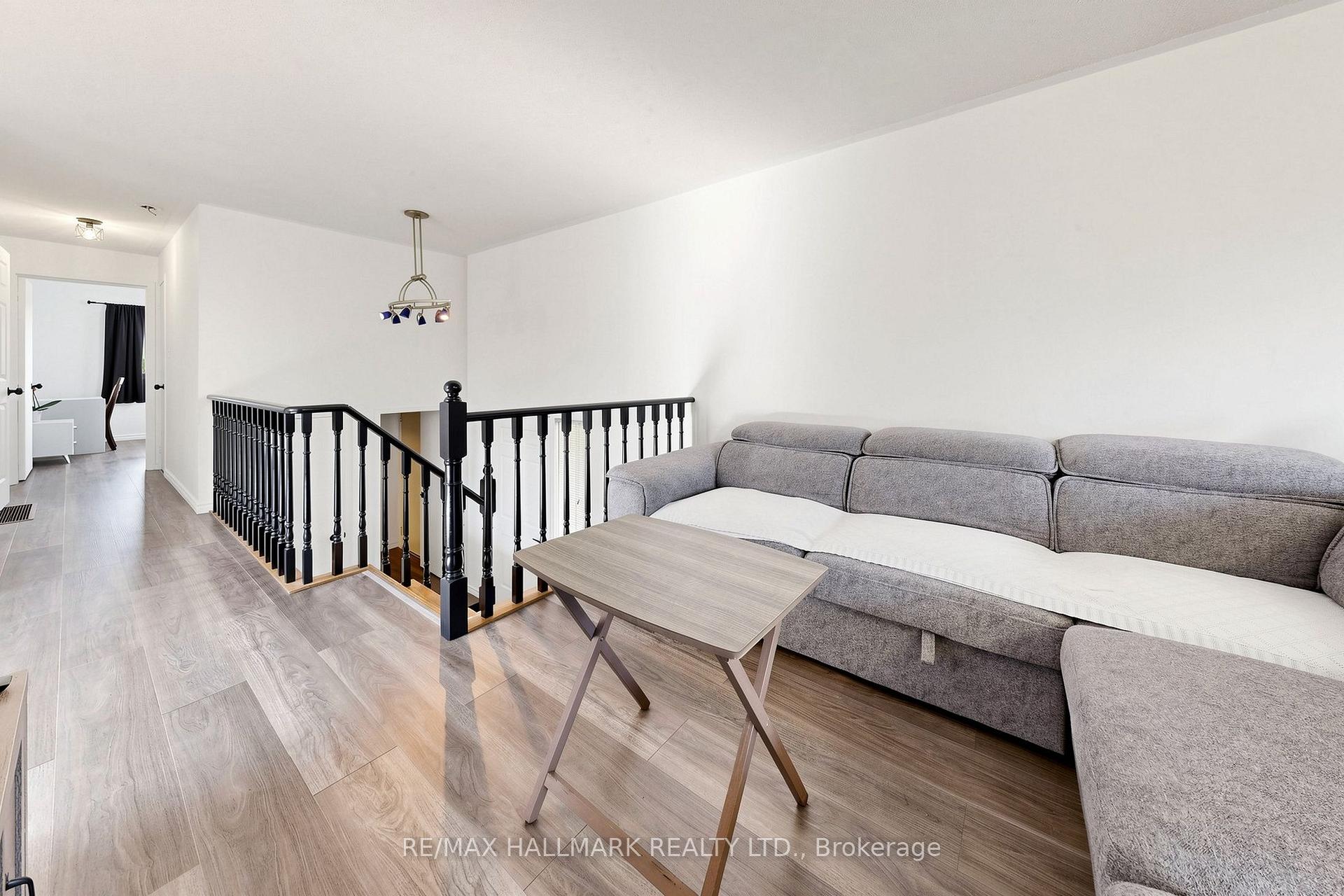 Photo 5 of 90 Barre Drive, Barrie, Painswick North — HOMEH