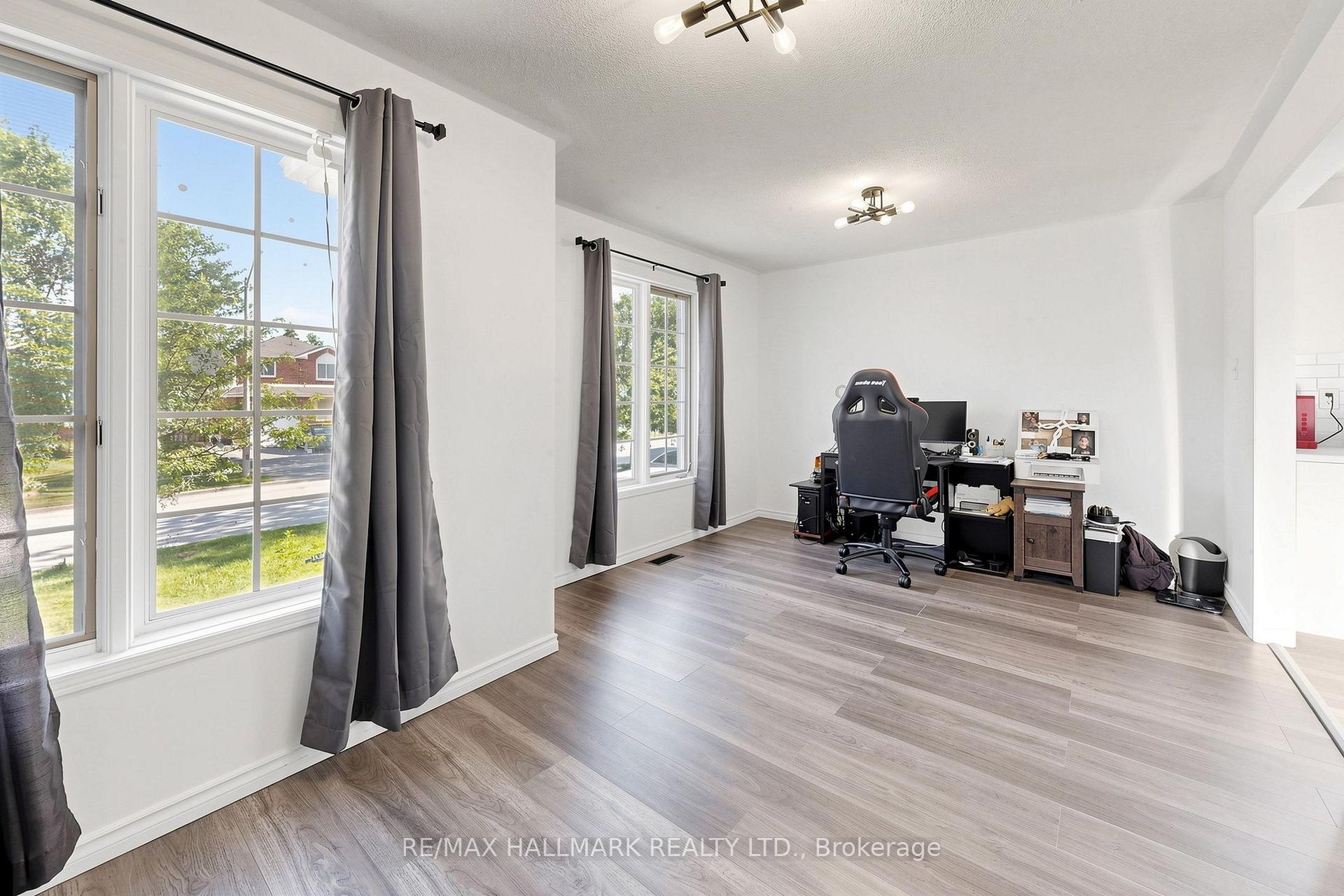 Photo 6 of 90 Barre Drive, Barrie, Painswick North — HOMEH