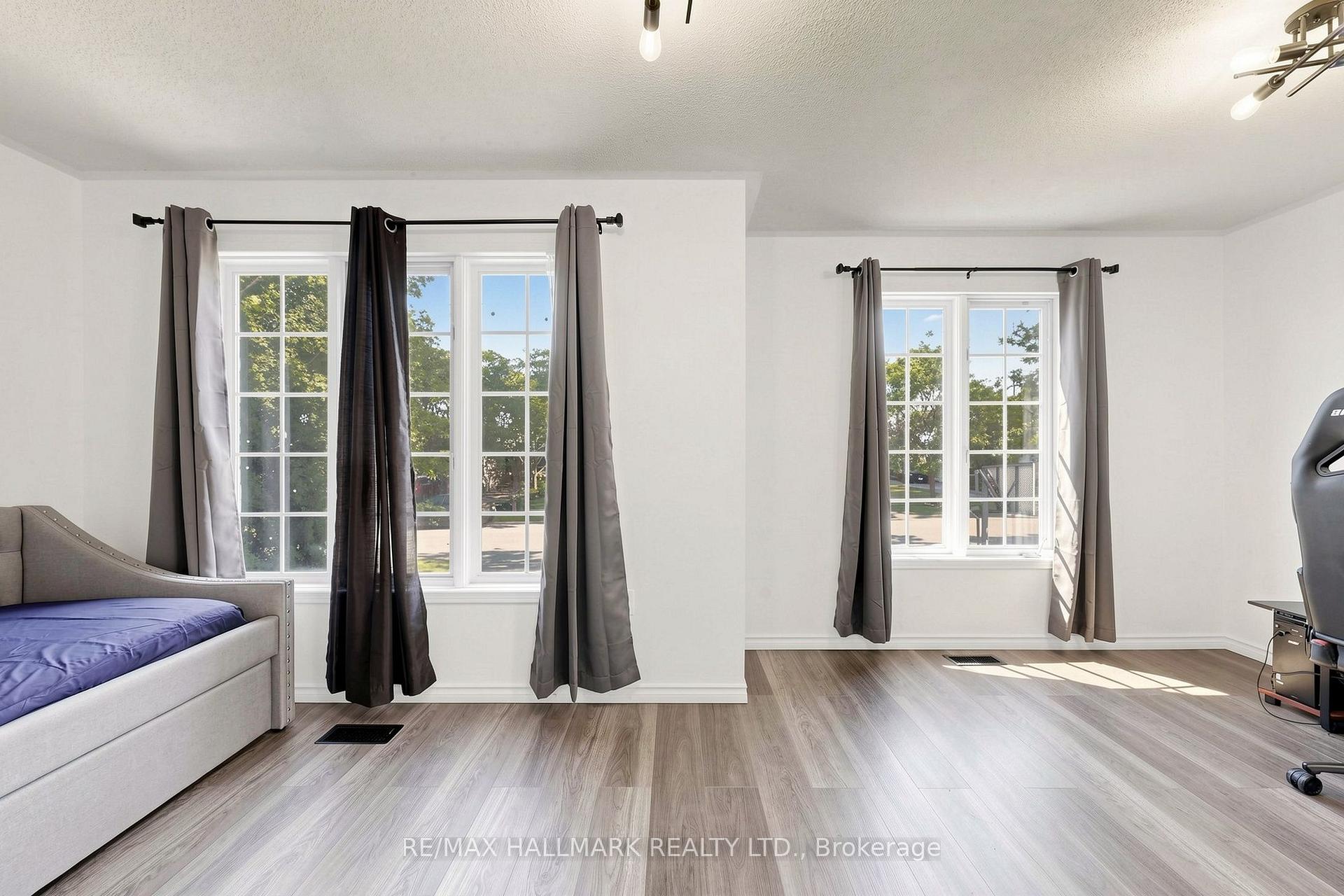 Photo 7 of 90 Barre Drive, Barrie, Painswick North — HOMEH