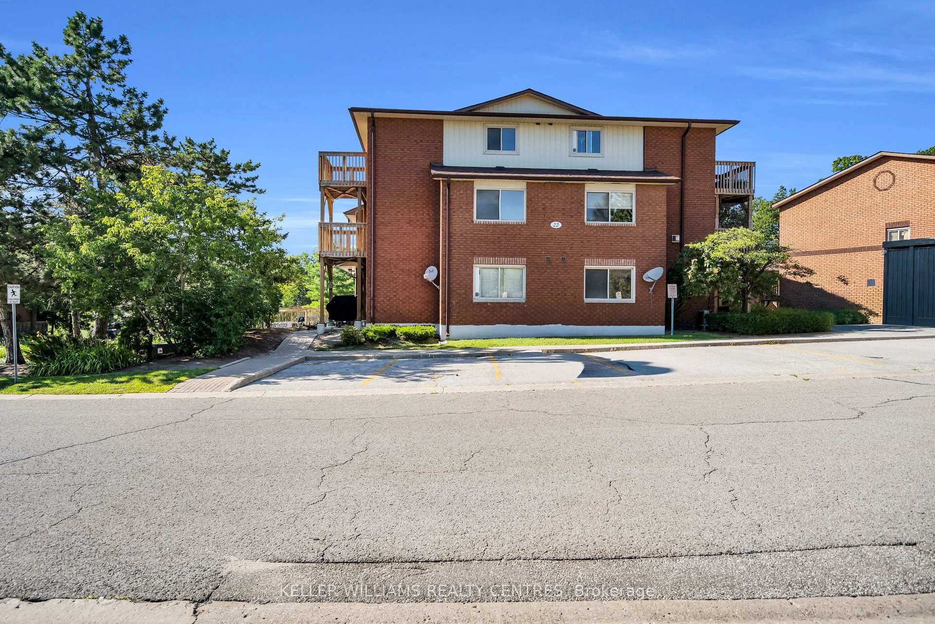 Photo 39 of Unit 2, 22 Meadow Lane, Barrie, Ardagh — HOMEH