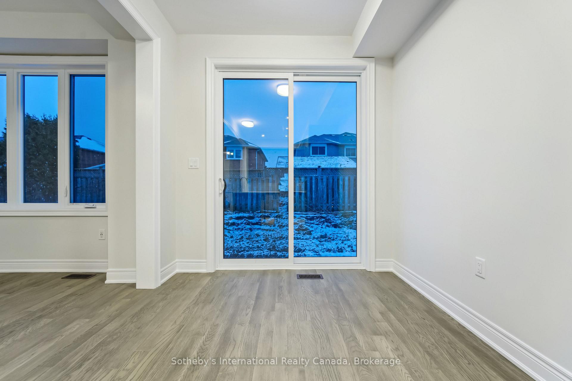 Photo 12 of Unit 8, 2184 Postmaster Drive, Oakville, Westmount — HOMEH
