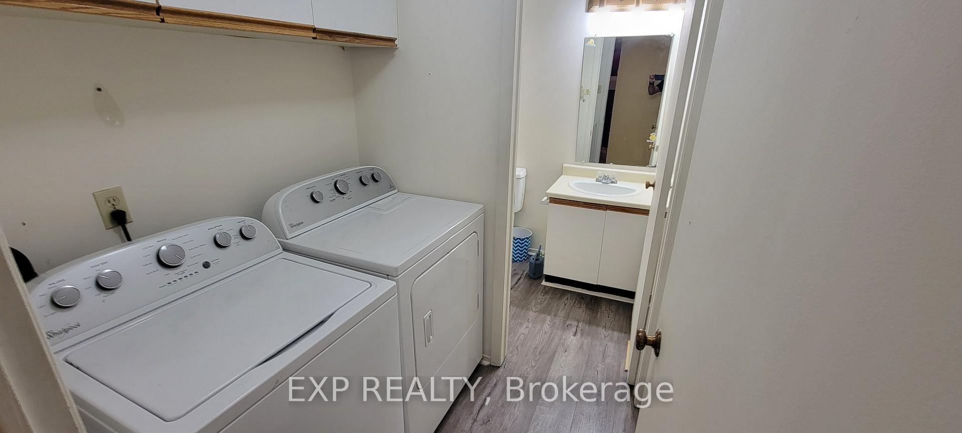 Photo 4 of 796 Harlequin Crescent, Ottawa, Chatelaine Village — HOMEH