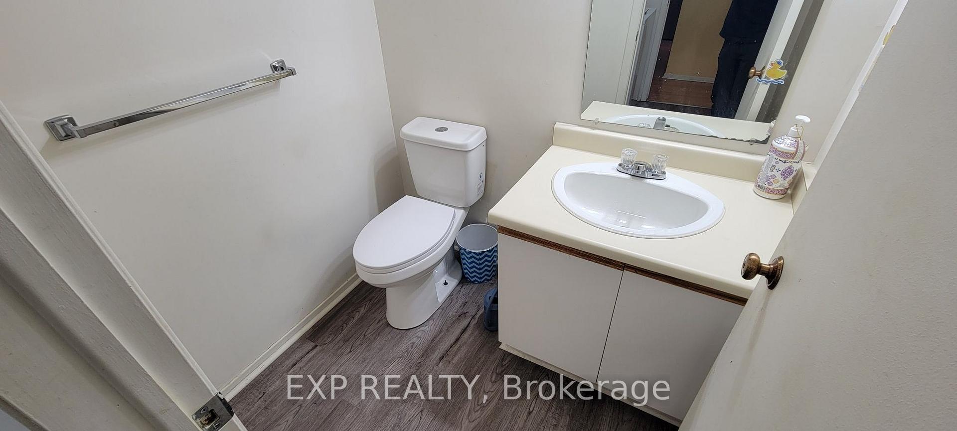 Photo 5 of 796 Harlequin Crescent, Ottawa, Chatelaine Village — HOMEH