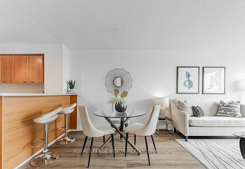 Photo 4 of Unit 3308, 38 Lee Centre Drive, Scarborough, Woburn — HOMEH