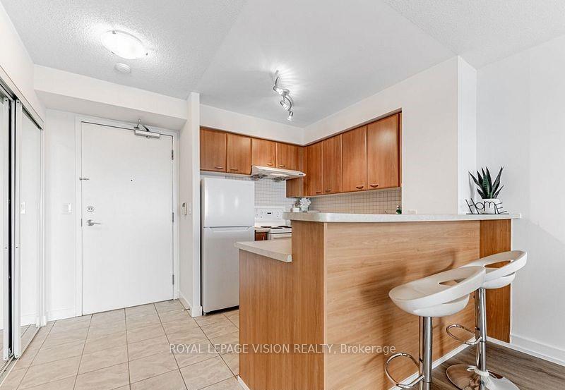 Photo 5 of Unit 3308, 38 Lee Centre Drive, Scarborough, Woburn — HOMEH