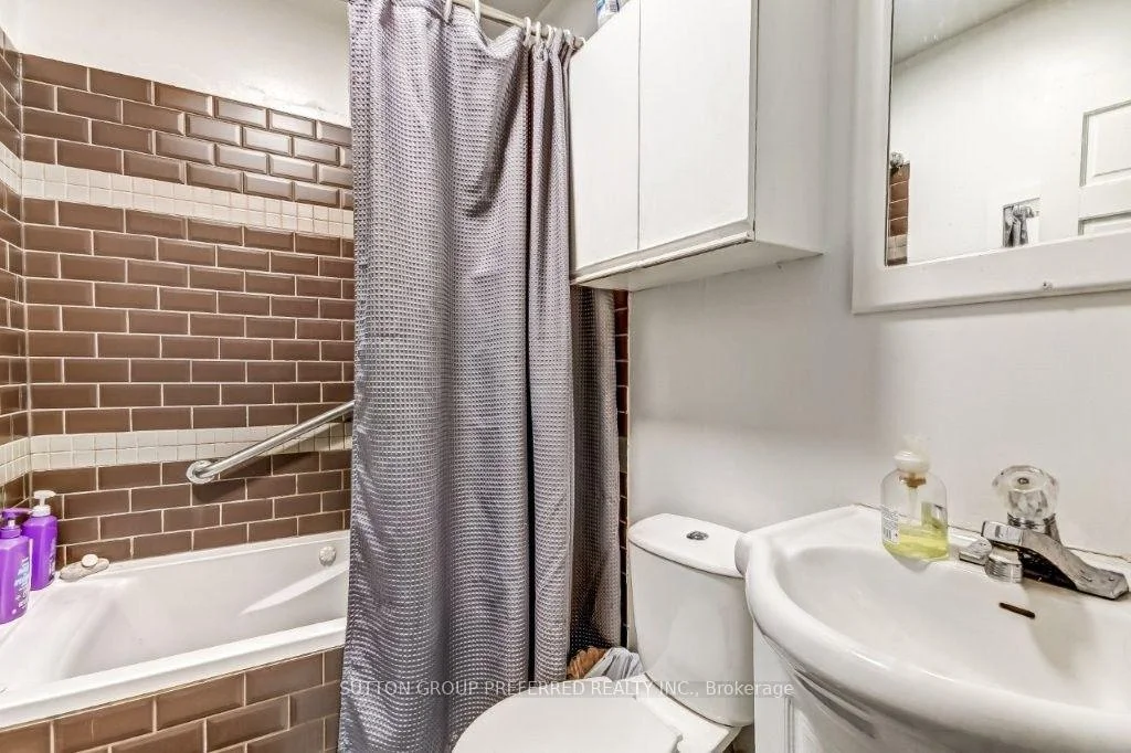 Photo 19 of 1136 Brydges Street, London, East M — HOMEH
