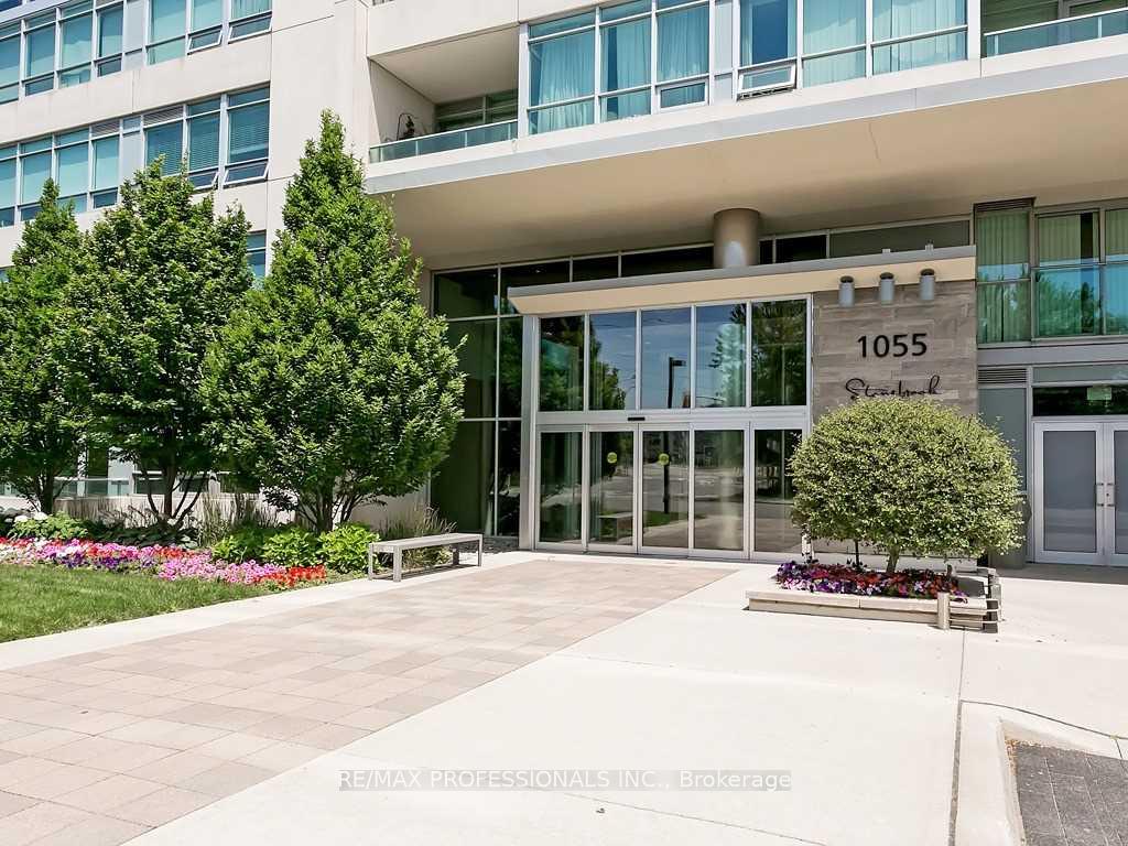 Photo 2 of Unit 1311, 1055 Southdown Road, Mississauga, Clarkson — HOMEH